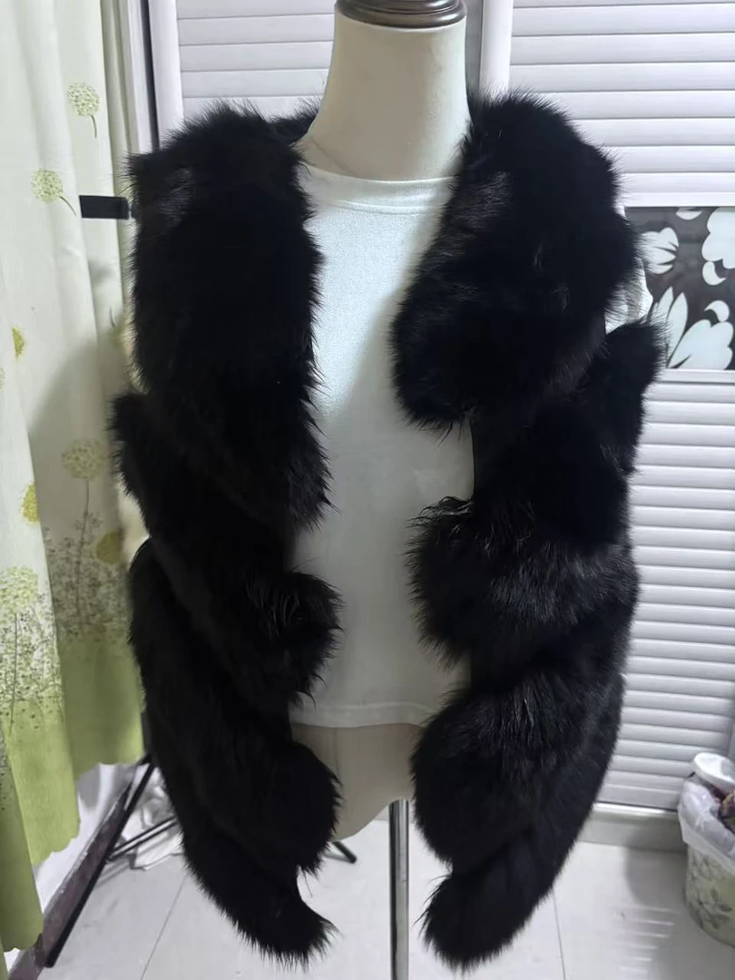 女士黑色短款狐狸毛马甲（默认瑕疵）