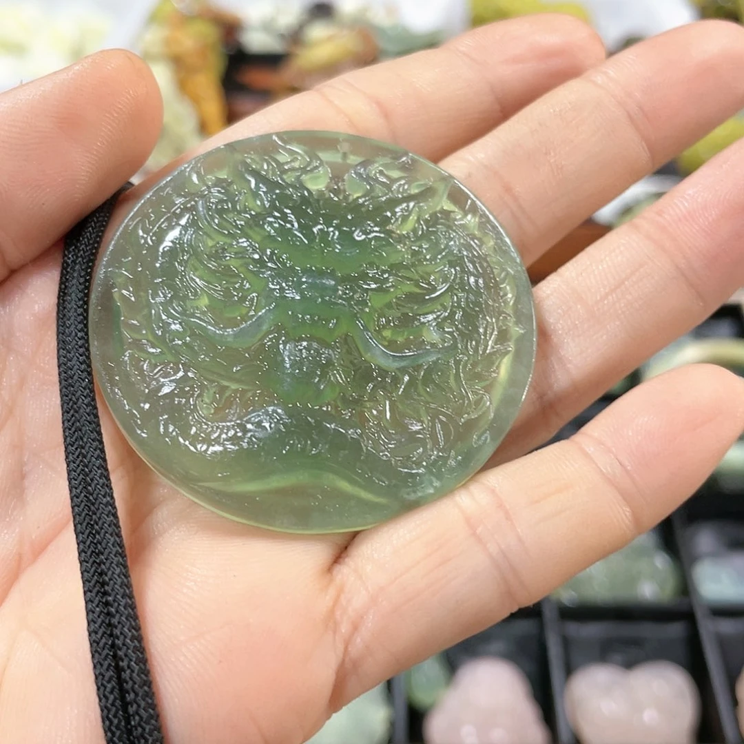 蛇纹石玉颈饰未镶嵌