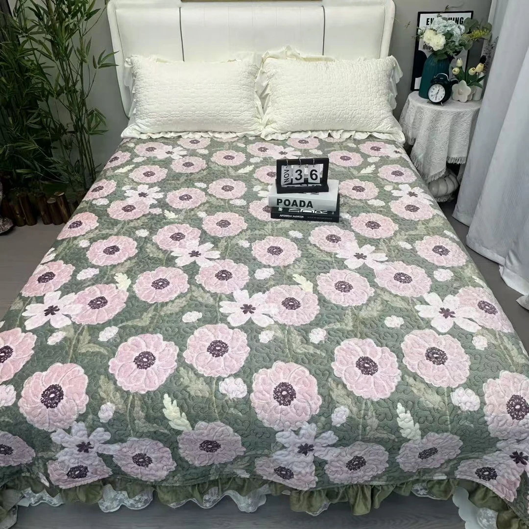 秋冬新品-浪漫繁华-绿-牛奶绒加大花边款床盖【230*250】亲肤可机洗