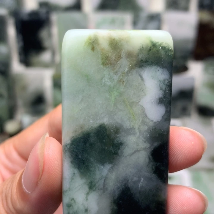 独山玉未镶嵌颈饰L****n