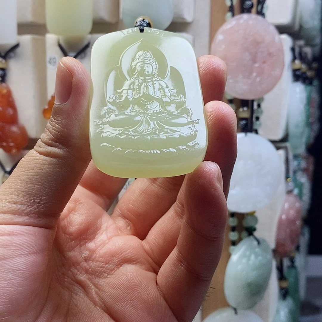 石英质玉未镶嵌颈饰