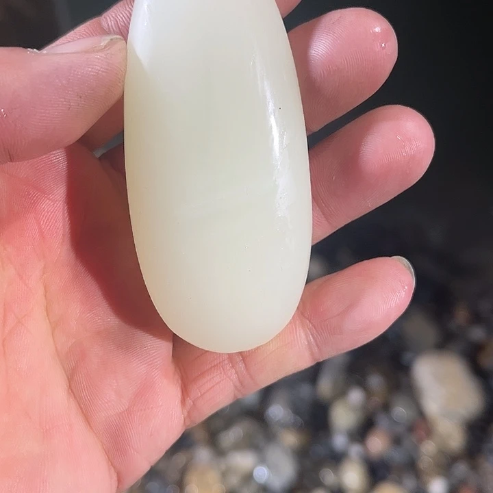 和田玉（糖玉）未镶嵌珠宝奇石