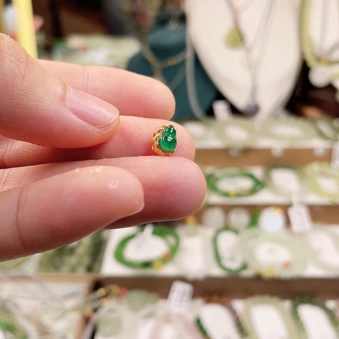 翡翠吊坠(不含链)未镶嵌?***～