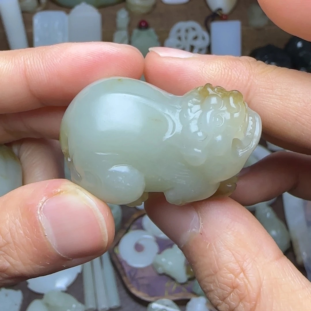 和田玉挂件未镶嵌貔貅