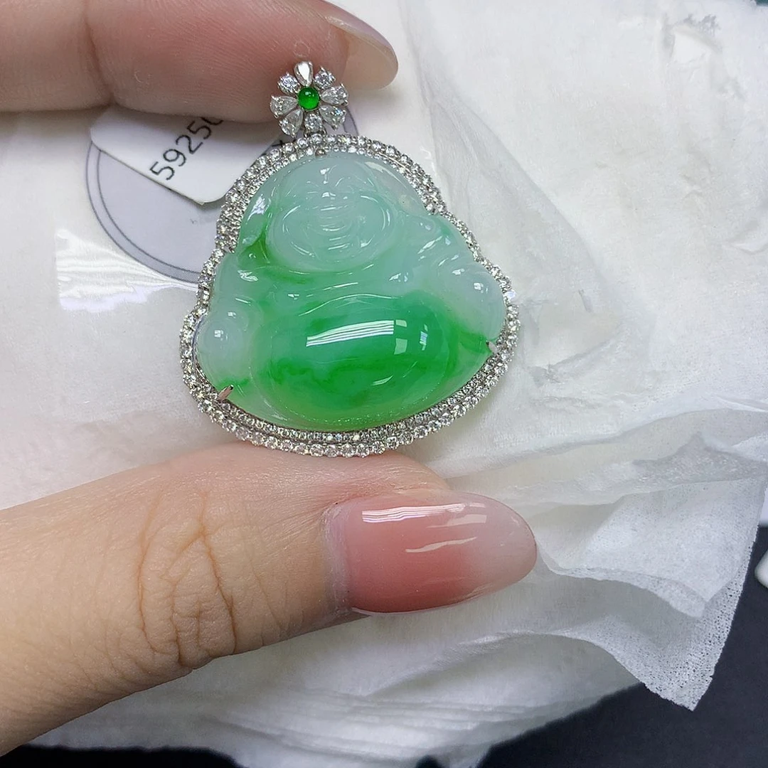 颈饰未镶嵌翡翠