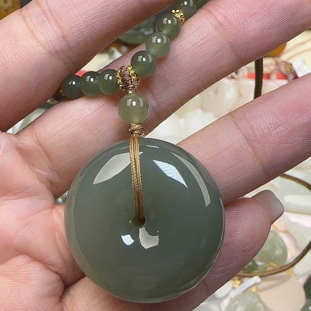 冰***哥和田玉未镶嵌颈饰