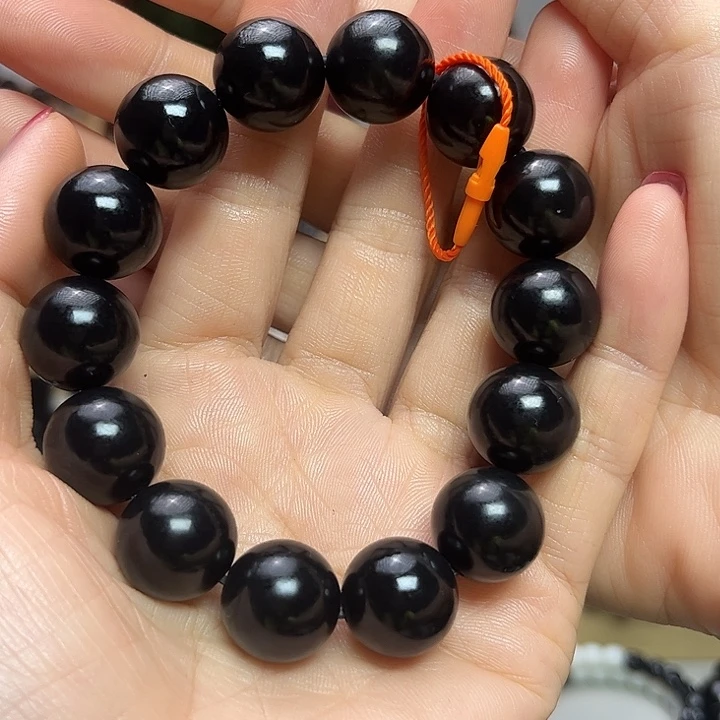 与***行和田玉（墨玉）未镶嵌颈饰卡16圆珠珠宝级