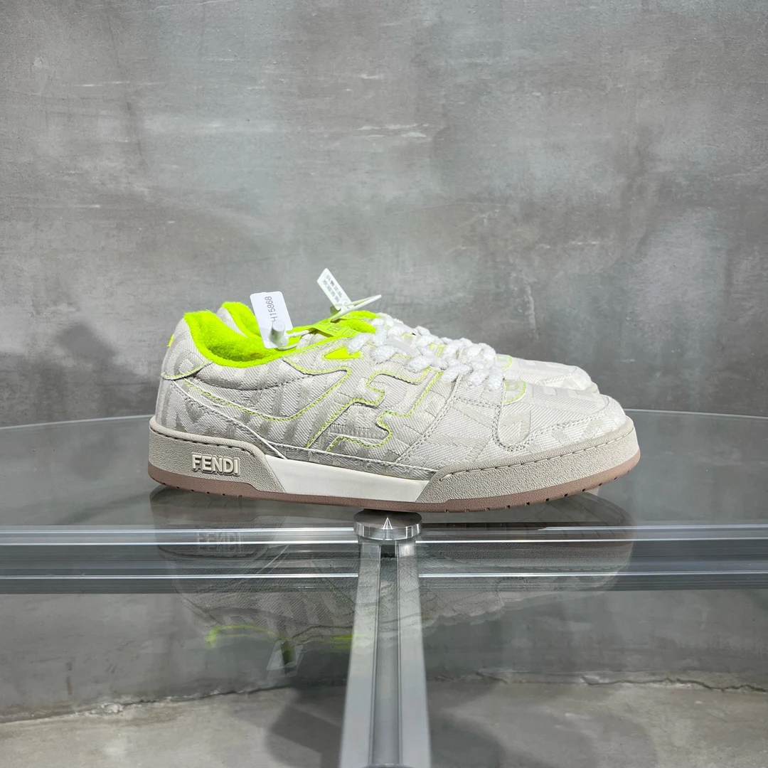 未使用 FENDI/芬迪 MARCJACOBS MACTH 联名款 板鞋 43码 YH15867