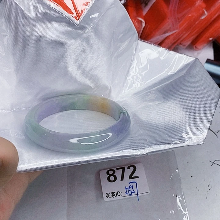 翡翠未镶嵌手镯一图一物实物为准（微瑕处理）