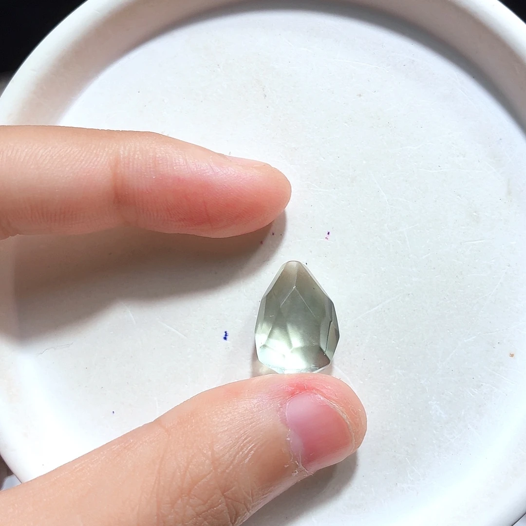 珠宝半成品未镶嵌水晶绿水打孔不退换