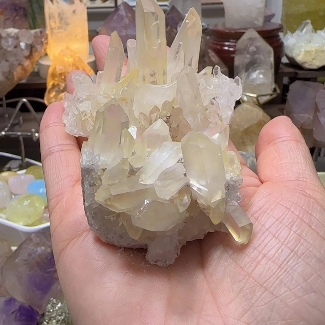 水晶车挂未镶嵌不退换马达加斯加黄晶簇