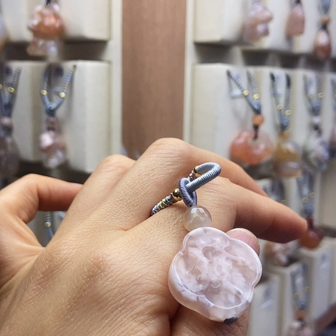 石英质玉颈饰未镶嵌暖***i