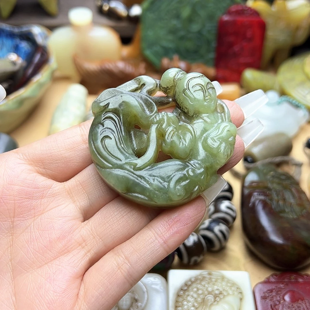 蛇纹石玉未镶嵌颈饰