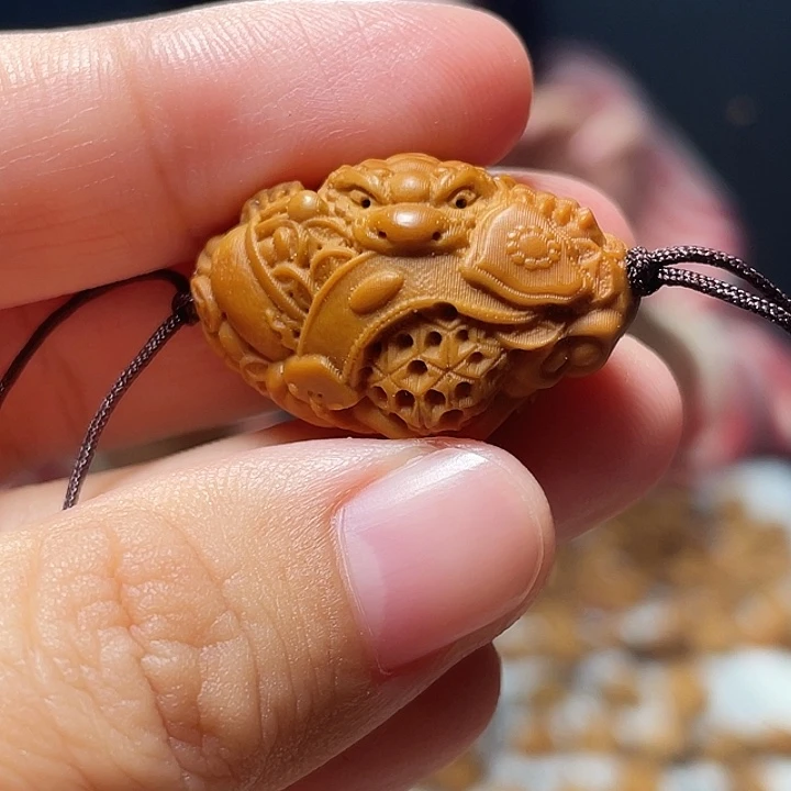 橄榄核吊坠橄榄球