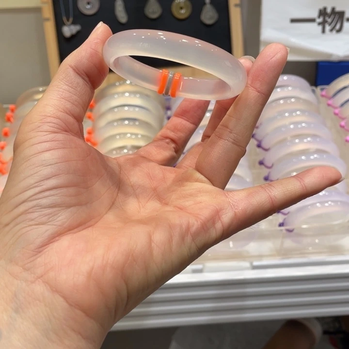 头***了玛瑙/玉髓未镶嵌手镯@定向灰冰@【52+】