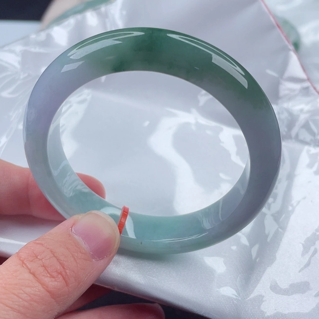 翡翠手镯未镶嵌55圈口