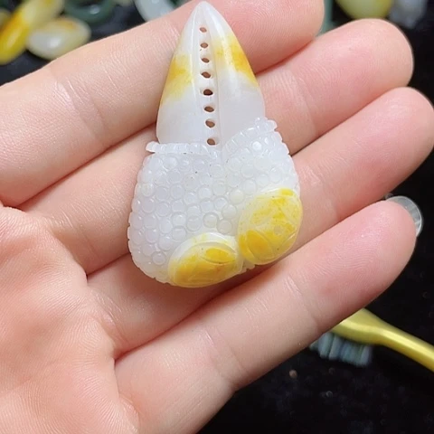 套链未镶嵌和田玉（糖玉）