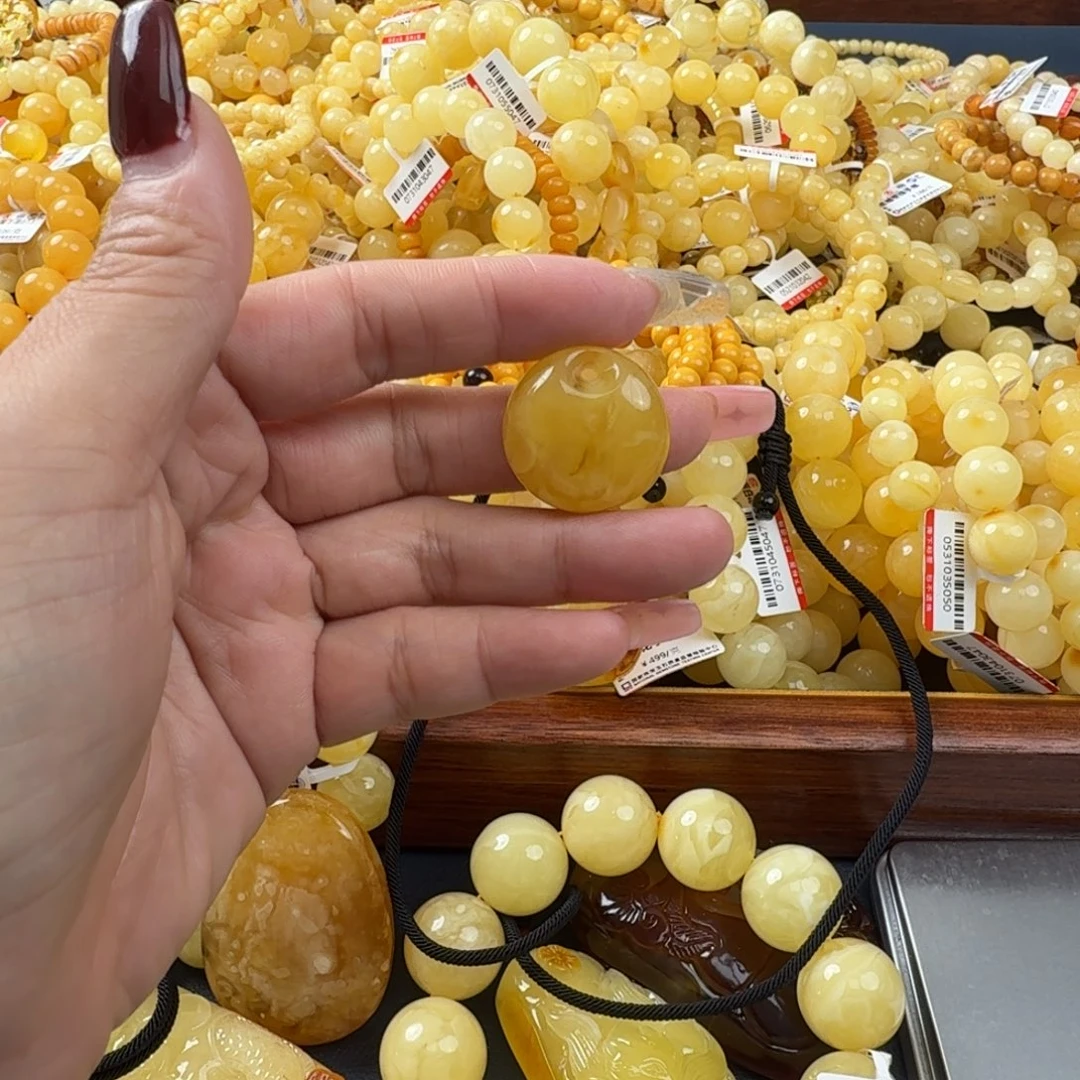 未镶嵌琥珀珠宝奇石