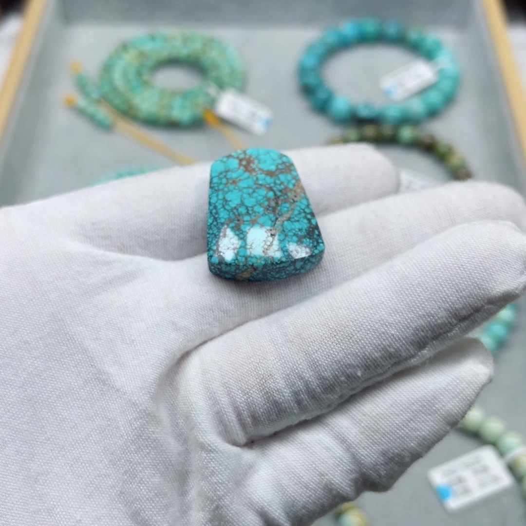 绿松石未镶嵌挂件