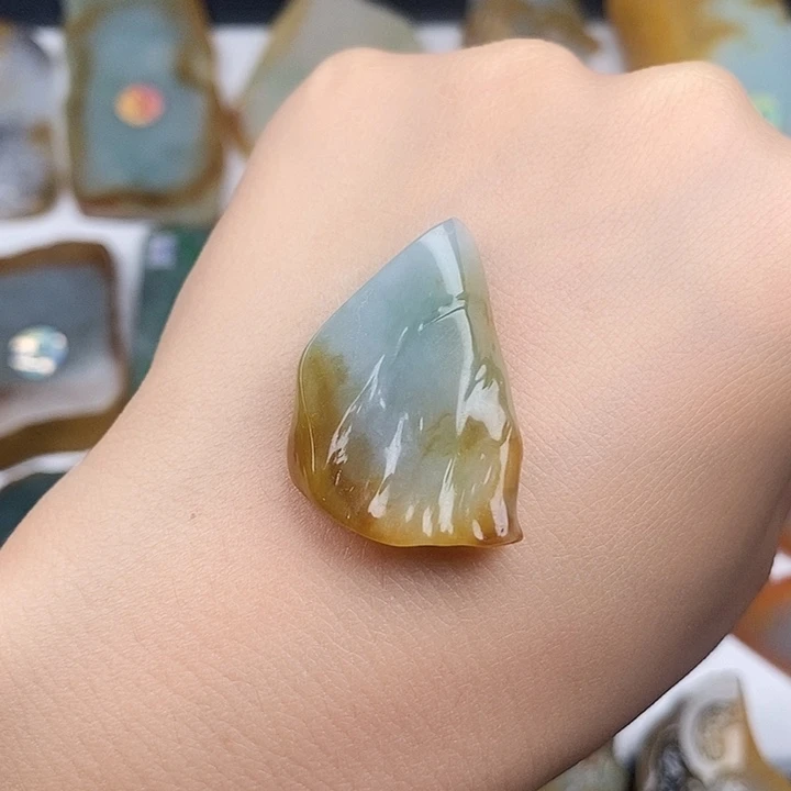 颈饰未镶嵌翡翠天然