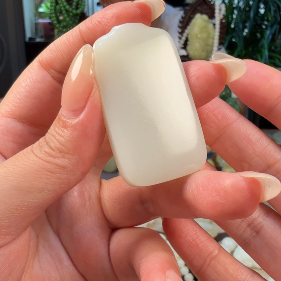 知***侠颈饰未镶嵌和田玉