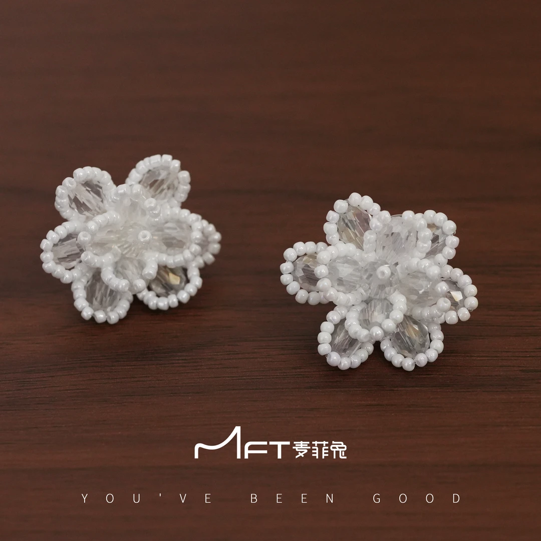 非金属仿水晶耳饰 【花田耳环】超仙气手工编织白色山茶花耳环