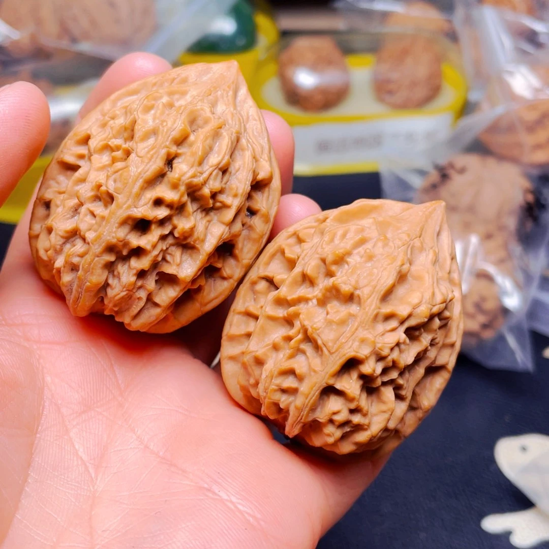 吊坠文玩核桃鸡心一对