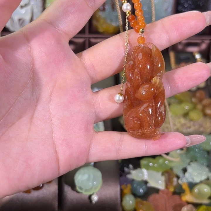 蛇纹石玉合金颈饰安*?