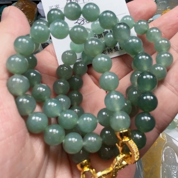 *****颈饰未镶嵌翡翠珠串