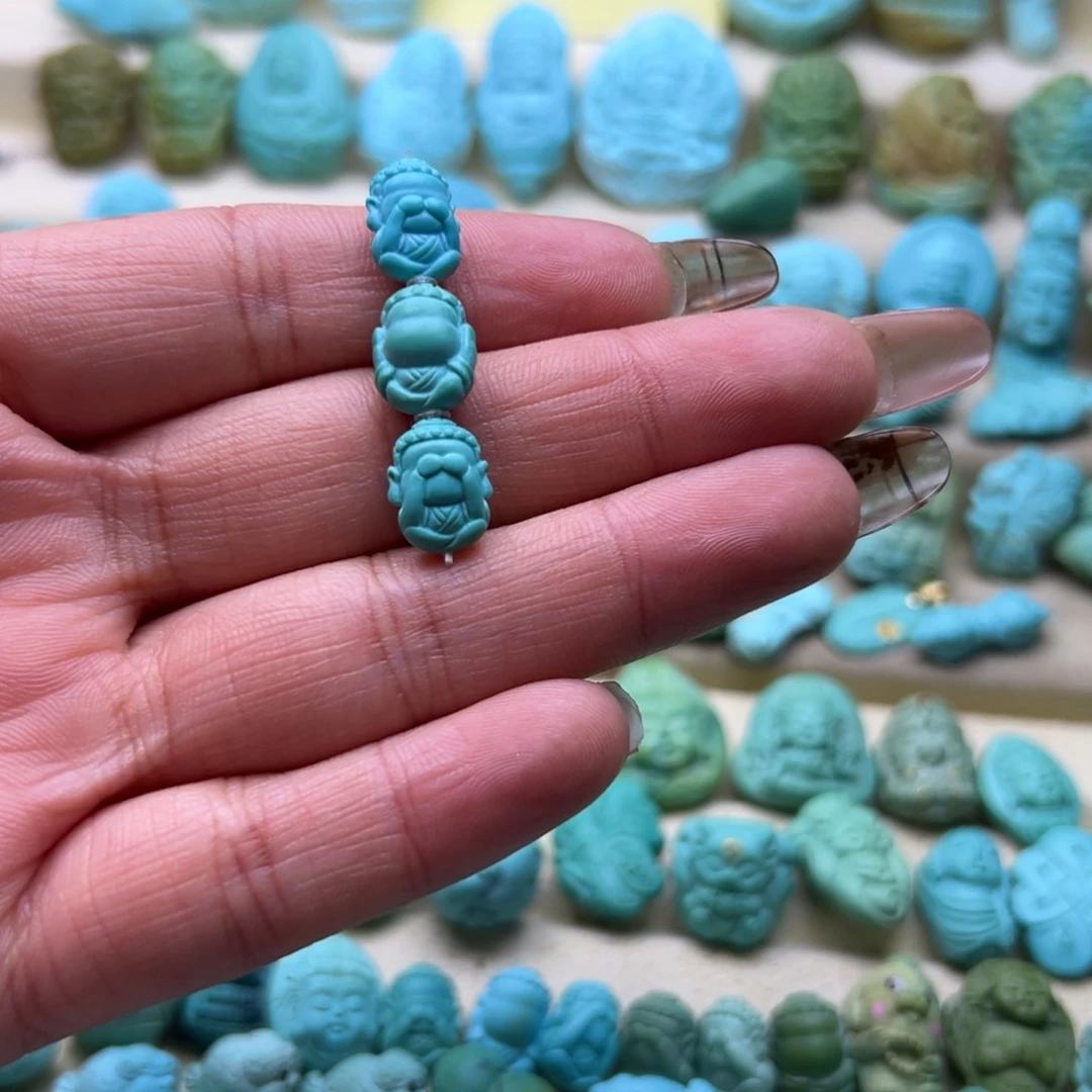 未镶嵌绿松石颈饰