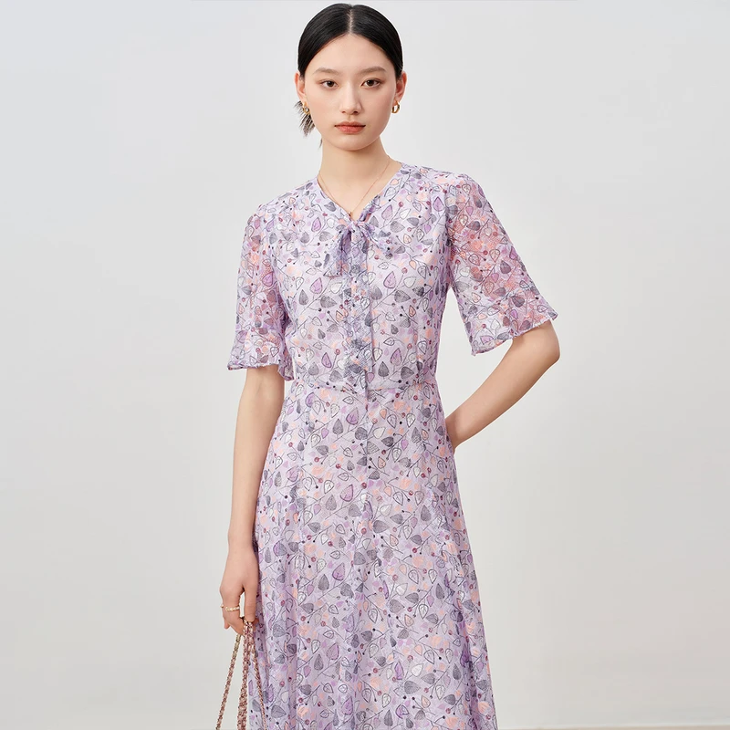 dunnu敦奴新款飘带领显瘦X版型蕾丝印花连衣8T250801