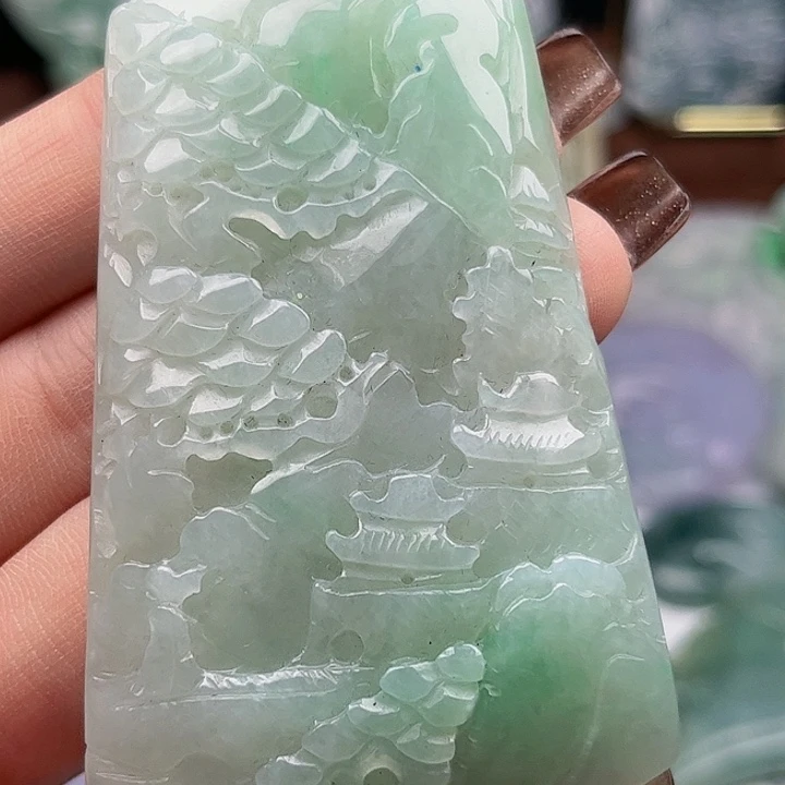 翡翠未镶嵌颈饰挂件