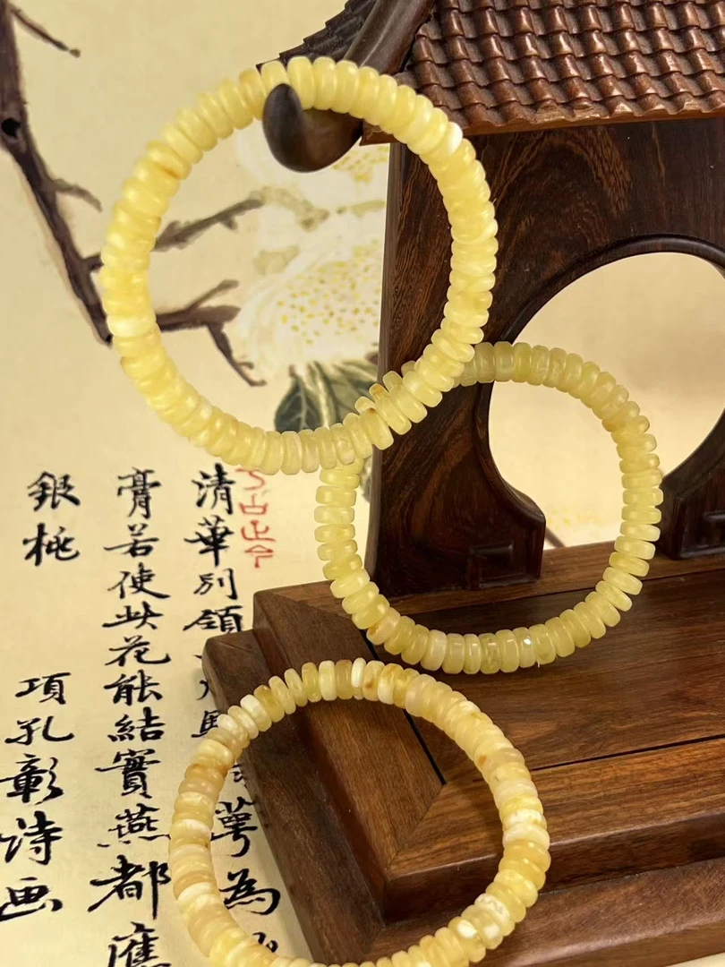 天然琥珀(蜜蜡)药片手链-多样性发一-ML071
