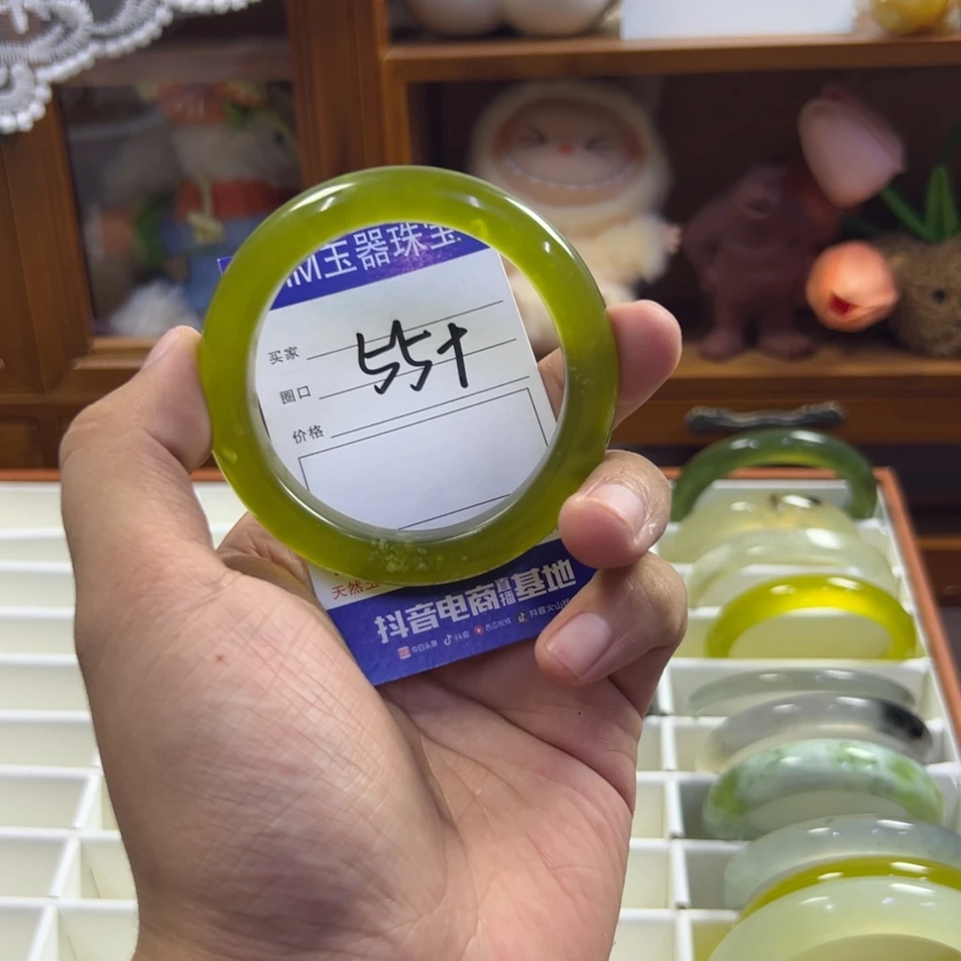 蛇纹石玉未镶嵌手镯566