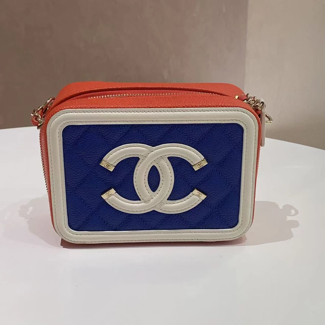 99新 Chanel/香奈儿 99新拼色牛皮mini相机包26开有卡