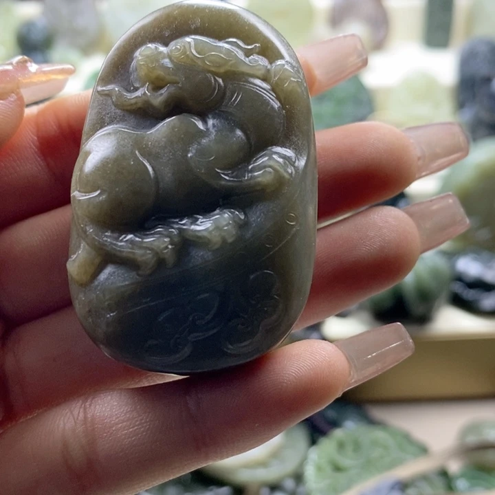 和田玉颈饰未镶嵌