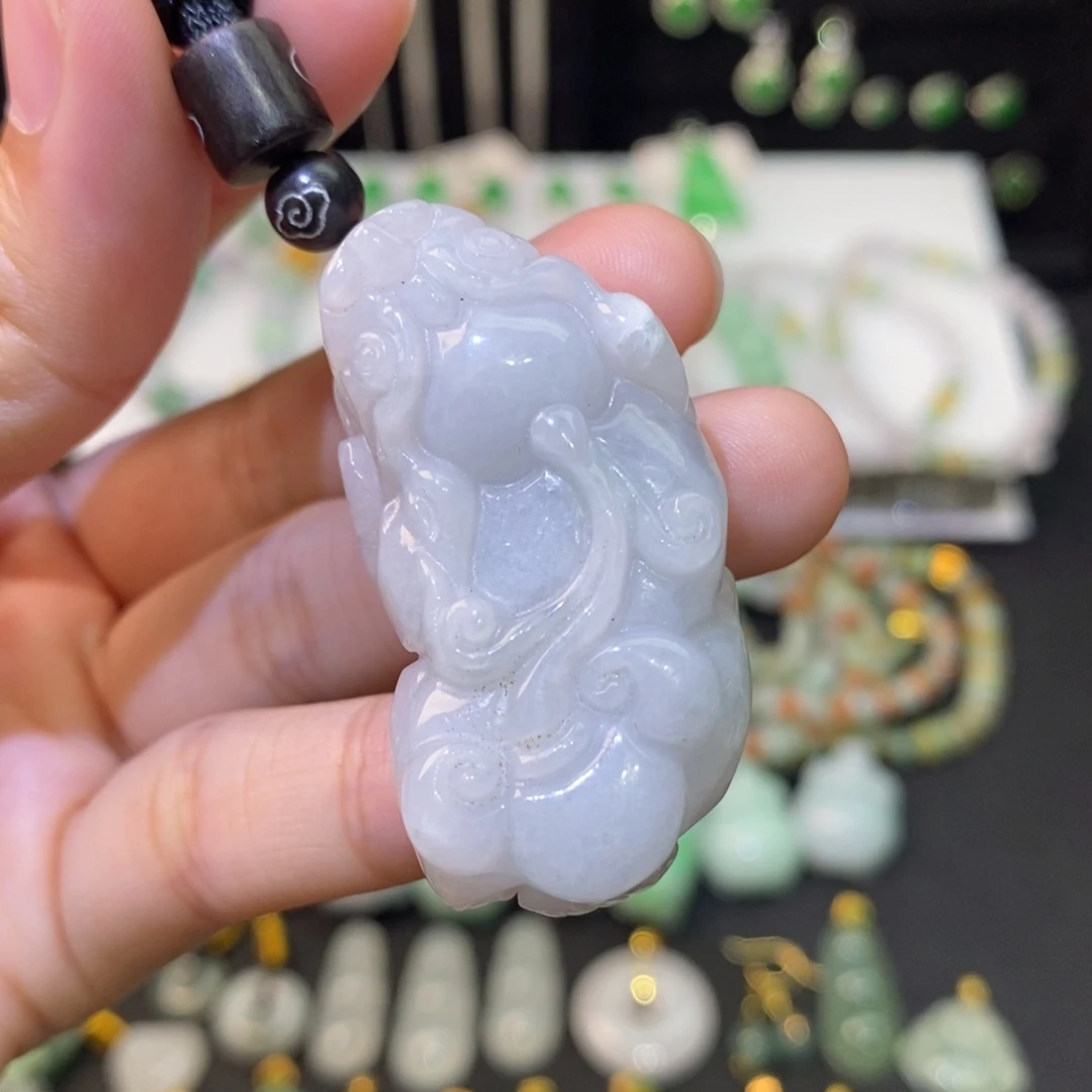 翡翠未镶嵌吊坠(不含链)有纹裂