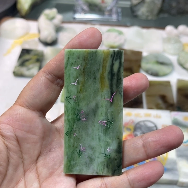 未镶嵌独山玉颈饰