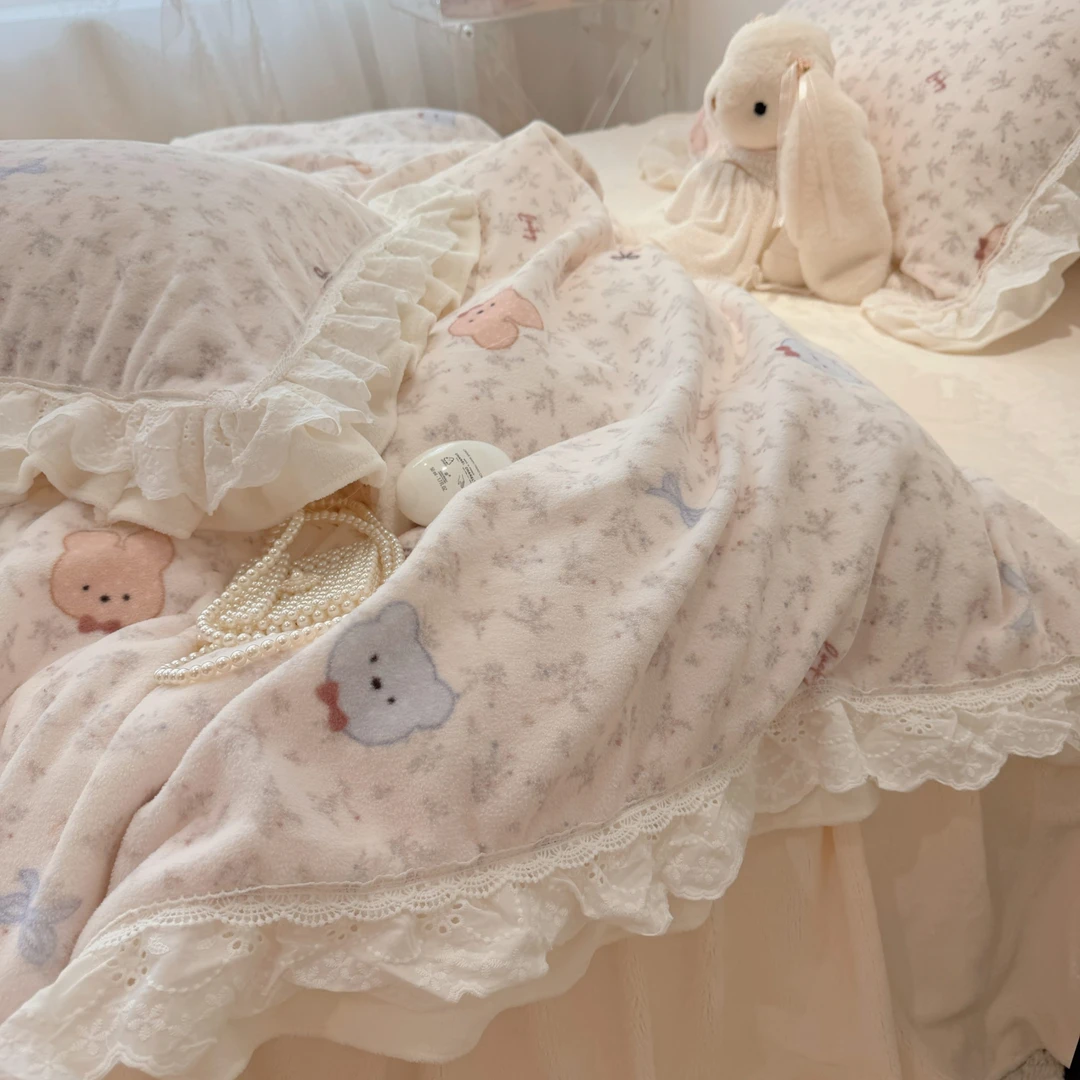 韩系公主风小熊珊瑚绒花边牛奶绒花边款四件套少女风被套床裙床品