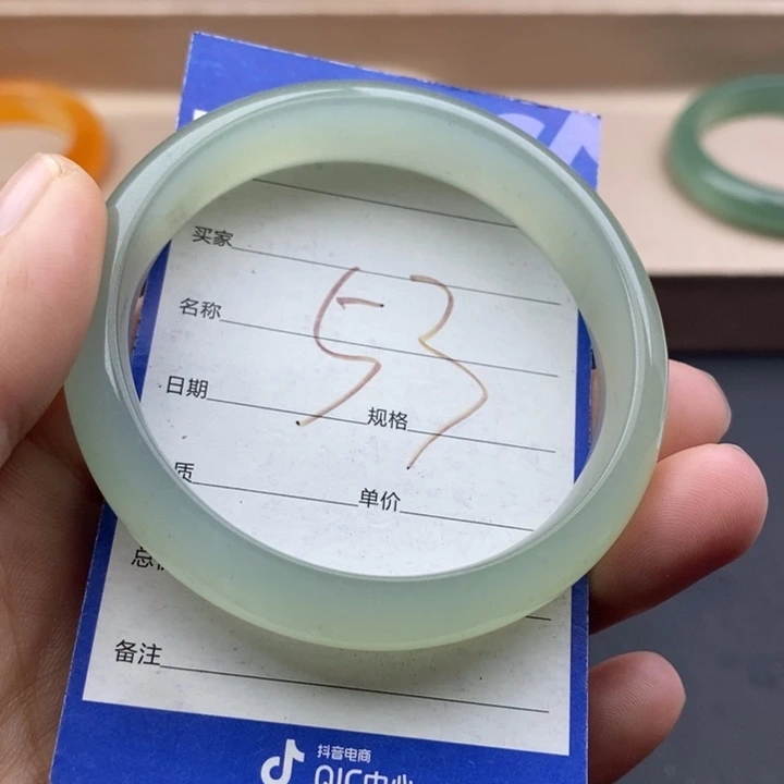石英质玉未镶嵌手镯