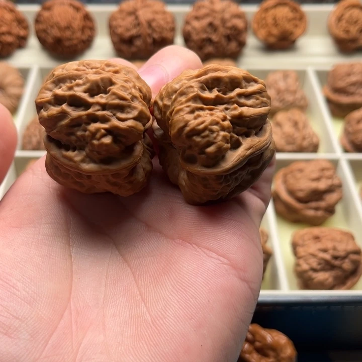 .***七吊坠文玩核桃38四开背