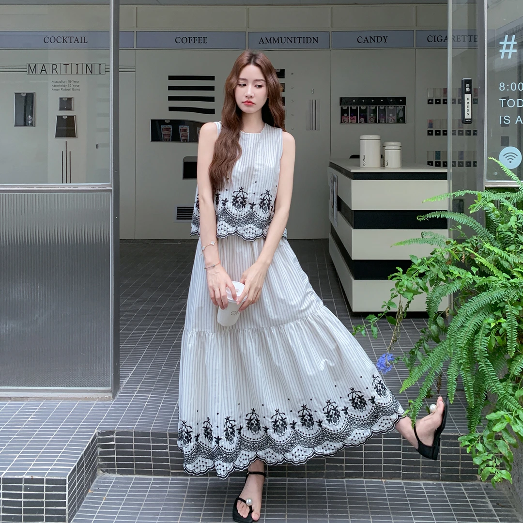 法式民族风夏日独特漂亮套装裙女2025新款绣花背心半身裙两件套裙