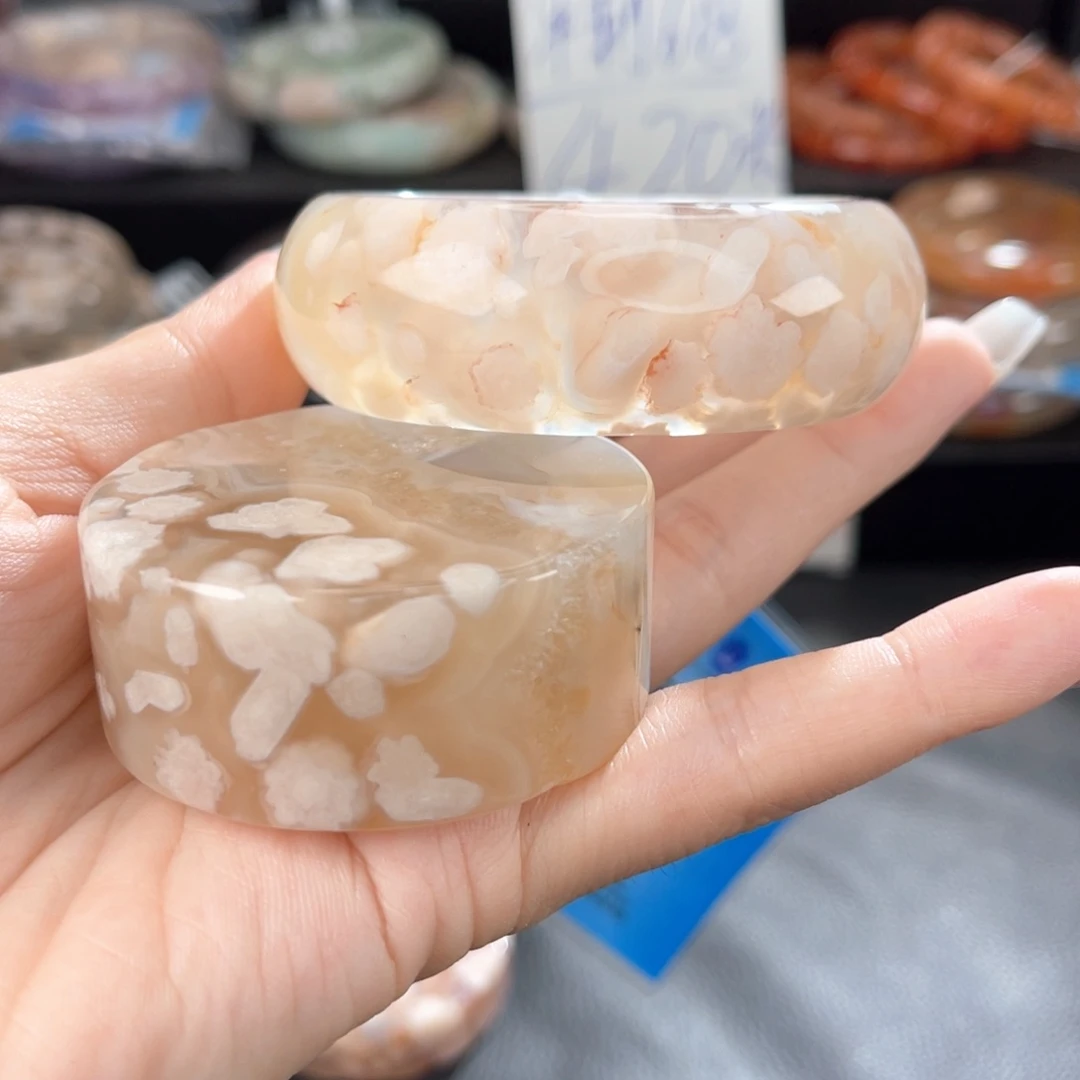 石英质玉手镯未镶嵌54