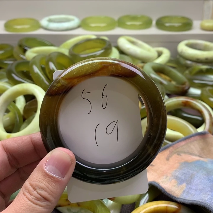 开***心蛇纹石玉未镶嵌手镯