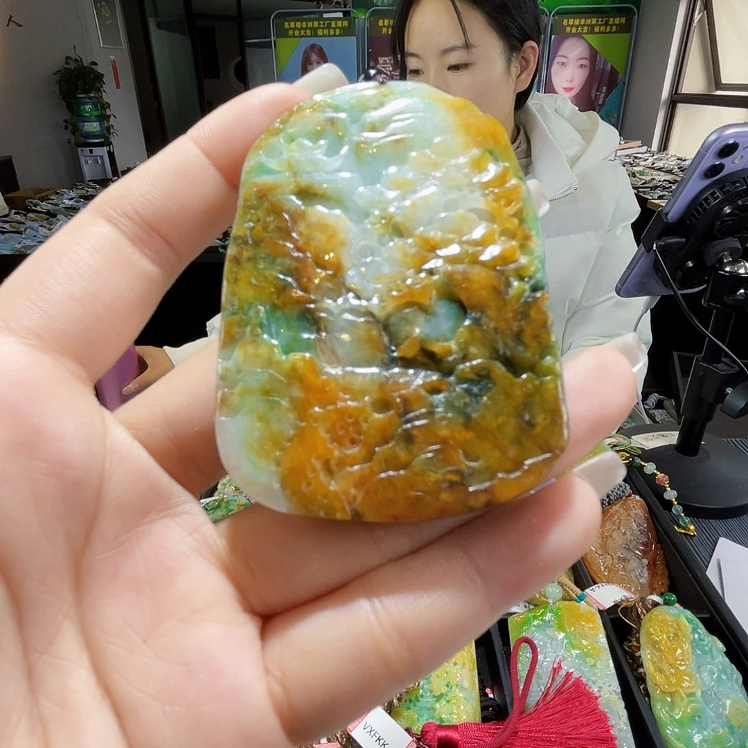 颈饰未镶嵌翡翠一