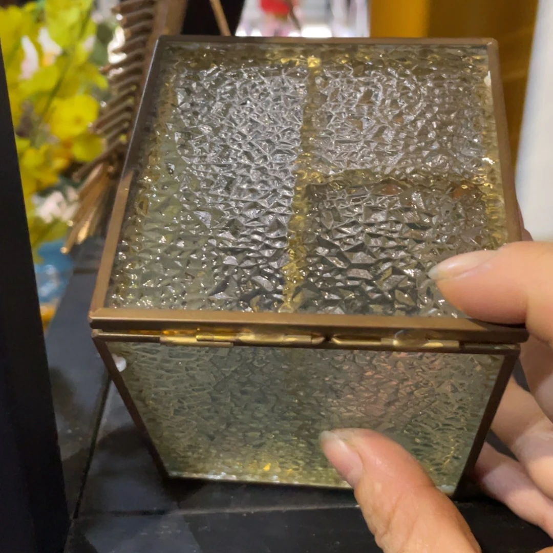 陶瓷花瓶，家居摆件。