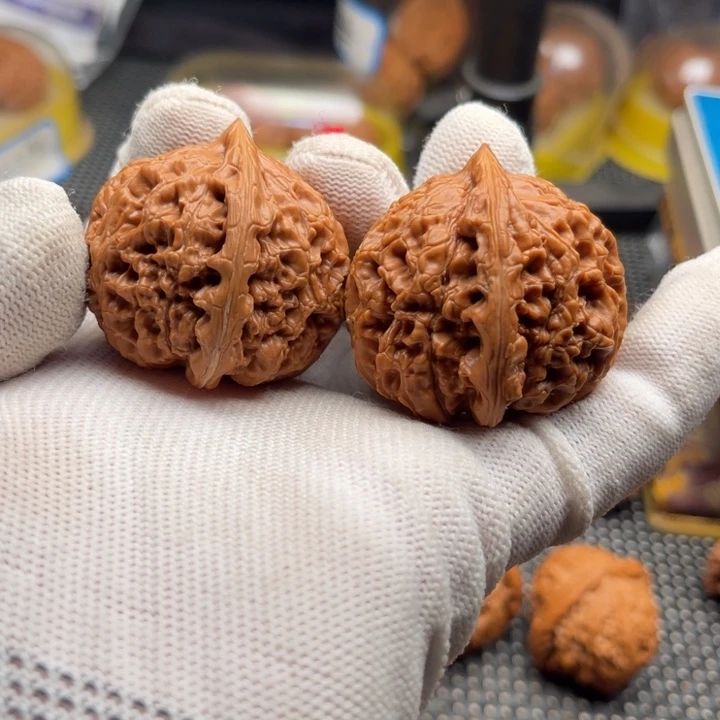 真***香桃核把件水龙纹边41