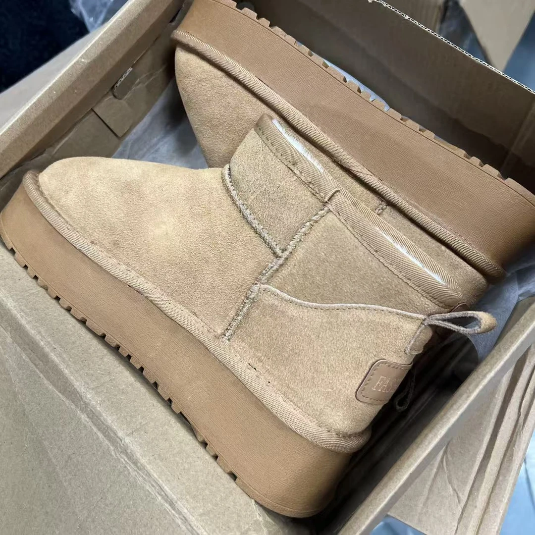 驼色时尚女士雪地靴