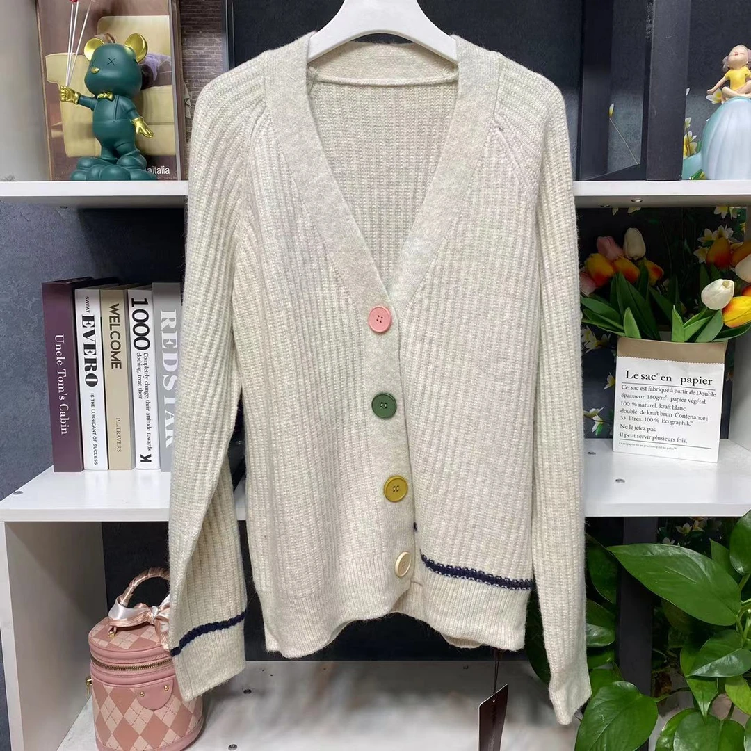 B2122【春季新款】时尚米白色V领单排扣条纹纹理拼接线条开衫