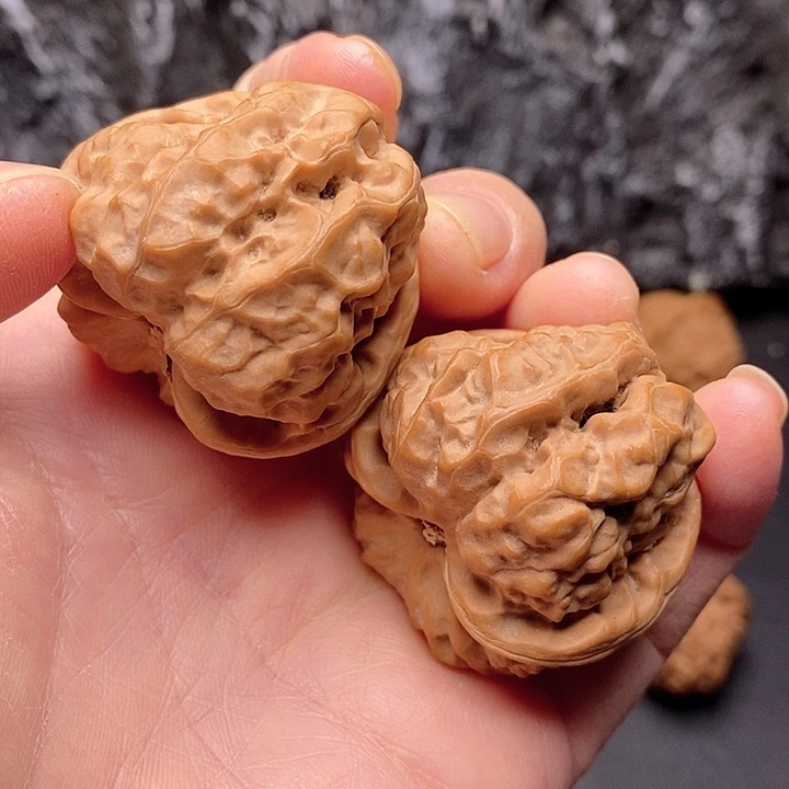 核桃40四开背三角蛤蟆头